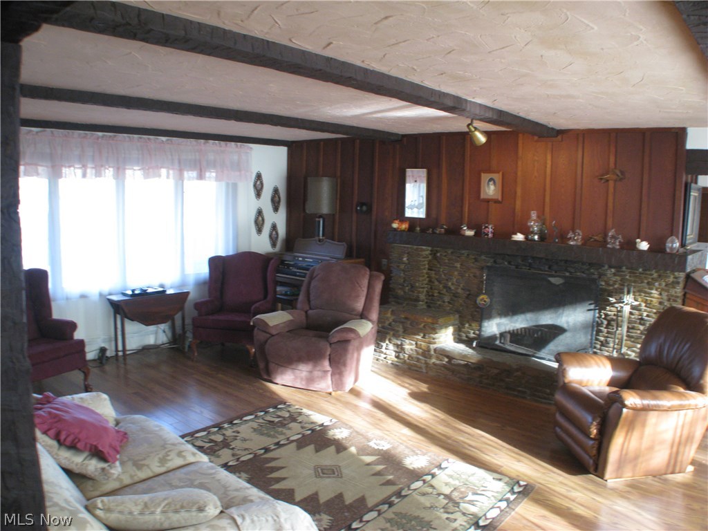 6921 Morley Road Painesville, OH 44077 - Photo 5 of 17 Living room with front yard, back yard and creek views.