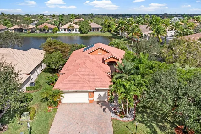 $750,000 | 11183 Northwest 69th Place, Parkland, FL 33076