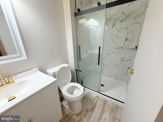 a view of utility room with washer and dryer