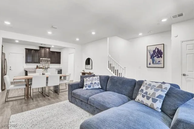 $490,000 | 124 Lomita Heights Drive, Las Vegas, NV 89138