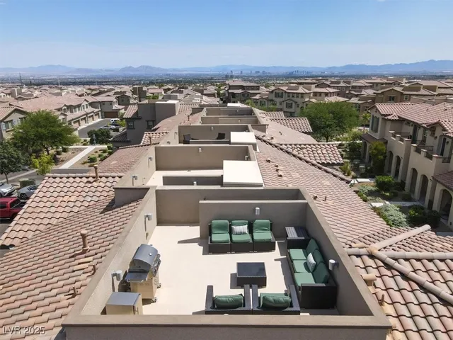 $490,000 | 124 Lomita Heights Drive, Las Vegas, NV 89138