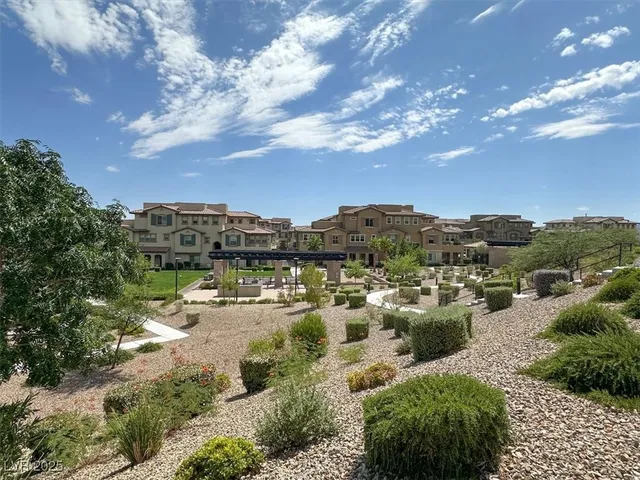 $490,000 | 124 Lomita Heights Drive, Las Vegas, NV 89138