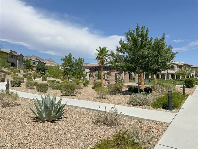 $490,000 | 124 Lomita Heights Drive, Las Vegas, NV 89138