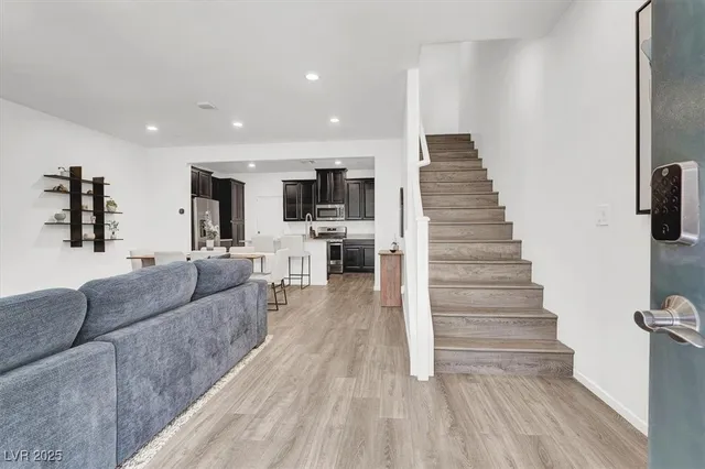 $490,000 | 124 Lomita Heights Drive, Las Vegas, NV 89138