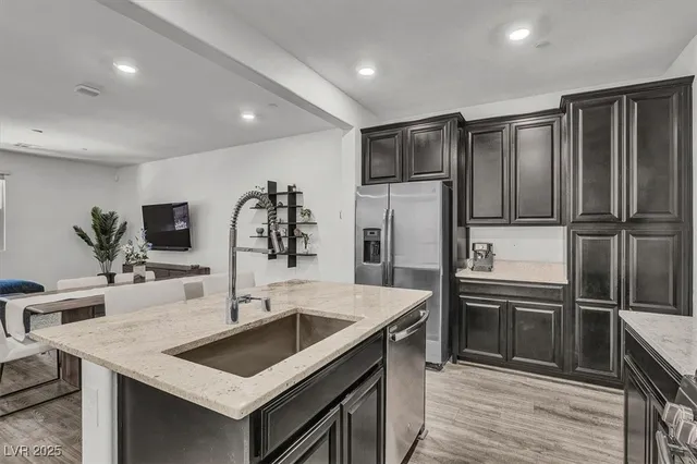 $490,000 | 124 Lomita Heights Drive, Las Vegas, NV 89138