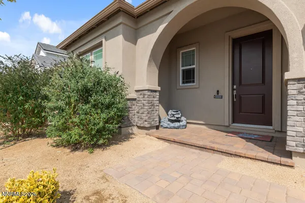 a view of back yard of the house
