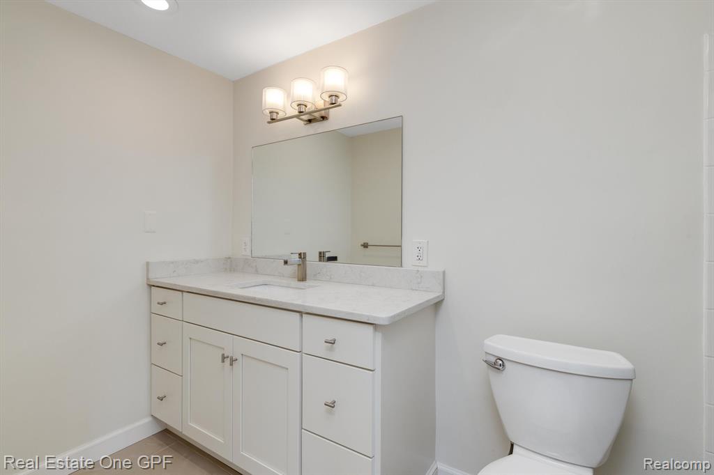 1708 Vernier Road Grosse Pointe Woods, MI 48236 - Photo 26 of 43