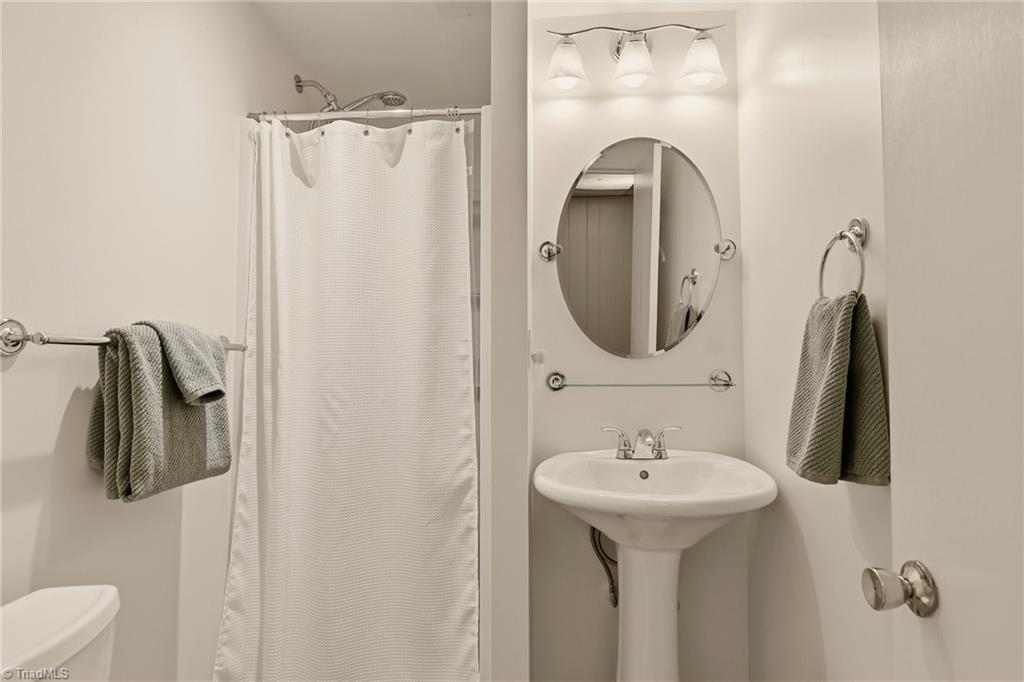 706 Friar Tuck Road Winston-Salem, NC 27104 - Photo 24 of 34 Basement full bath