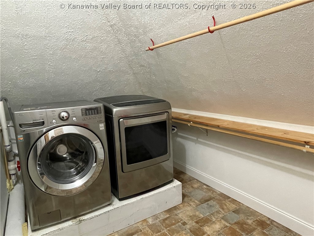 4254 Greer Road Point Pleasant, WV 25550 - Photo 23 of 46 Laundry room