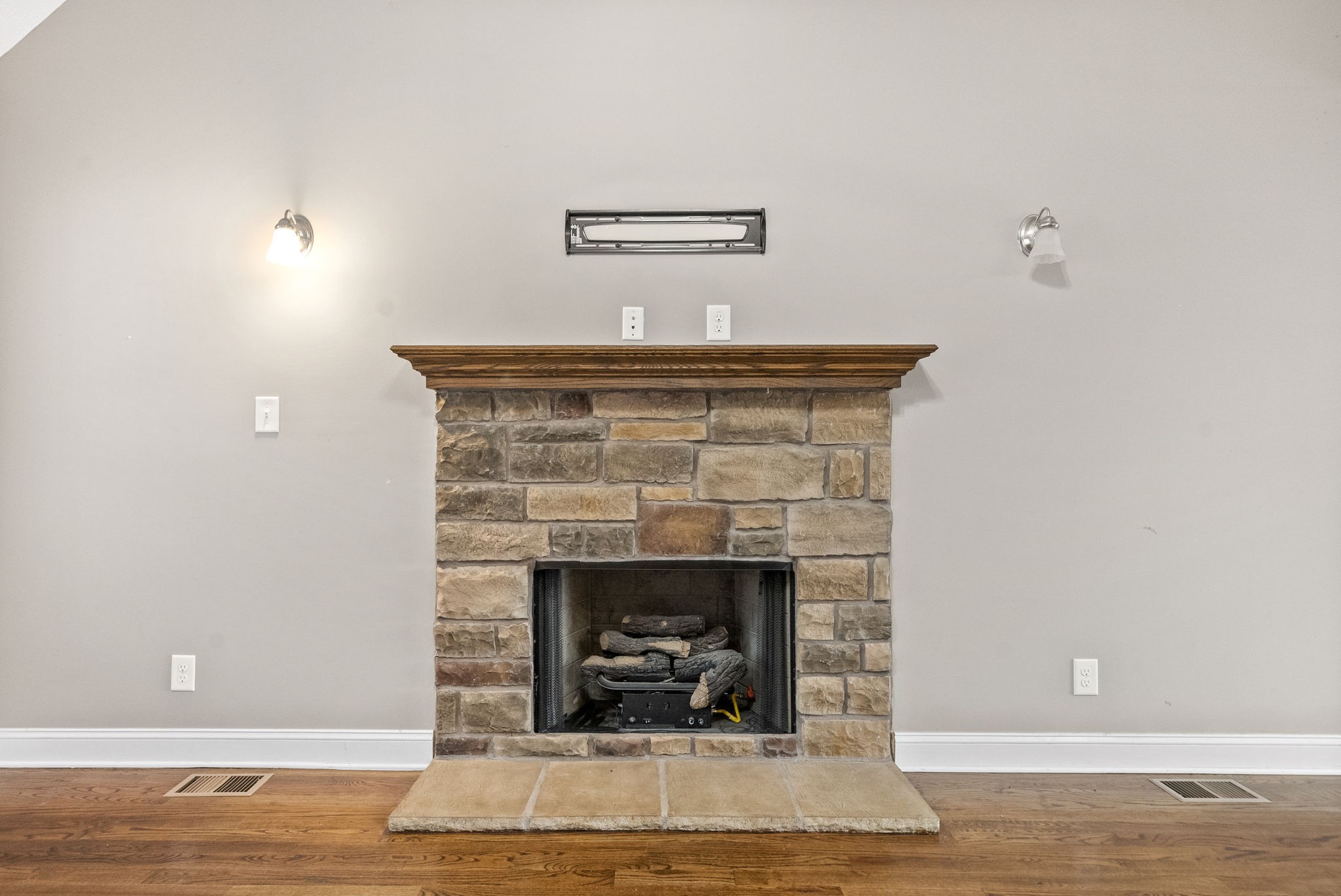 981 Dixie Bee Road Adams, TN 37010 - Photo 5 of 39