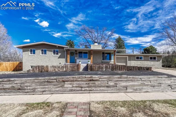 $575,000 | 2005 Crest Haven Circle, Colorado Springs, CO 80909
