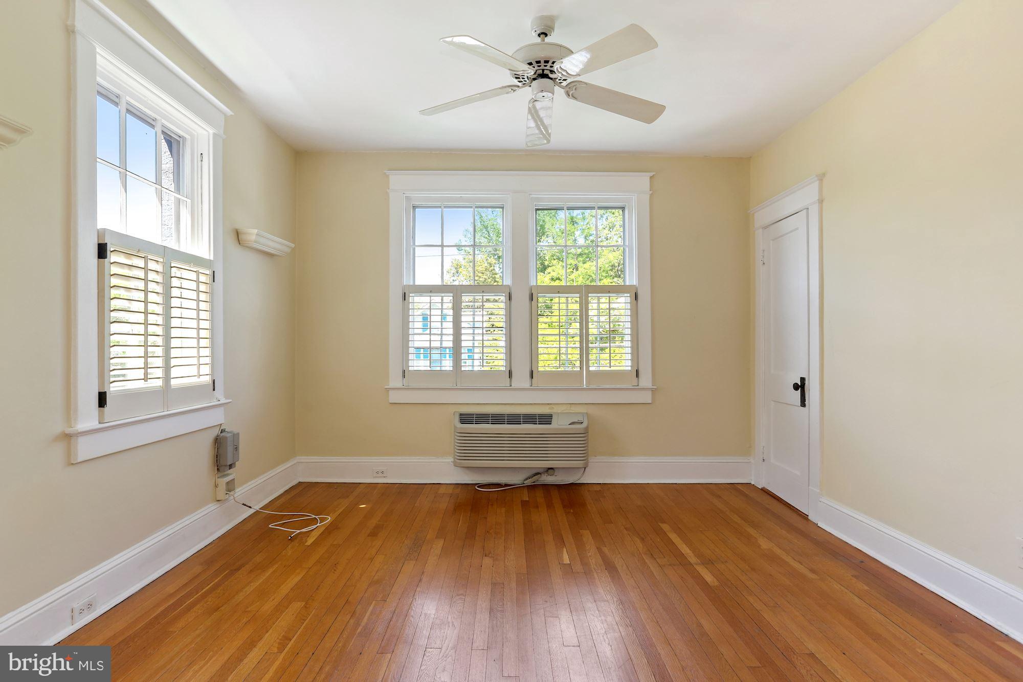 2325 37th Street Northwest, Unit 4 Washington, DC 20007 - Photo 4 of 35 Living Room