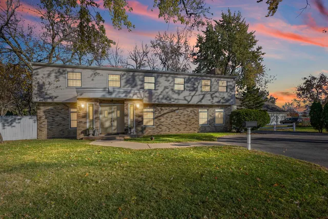 $699,900 | 1323 South Roselle Road, Schaumburg, IL 60193