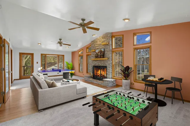 $699,900 | 1323 South Roselle Road, Schaumburg, IL 60193