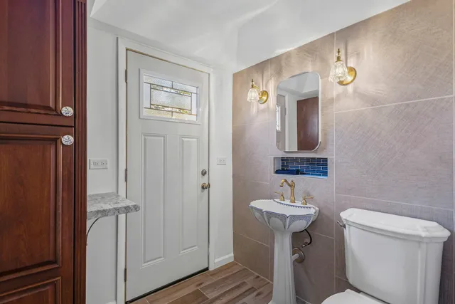 $699,900 | 1323 South Roselle Road, Schaumburg, IL 60193