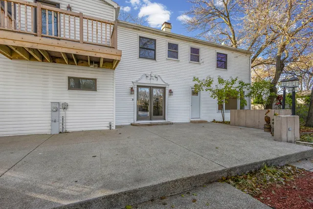 $699,900 | 1323 South Roselle Road, Schaumburg, IL 60193