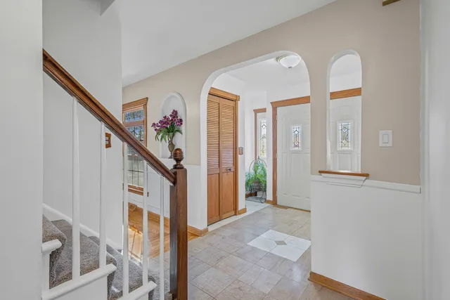 $699,900 | 1323 South Roselle Road, Schaumburg, IL 60193