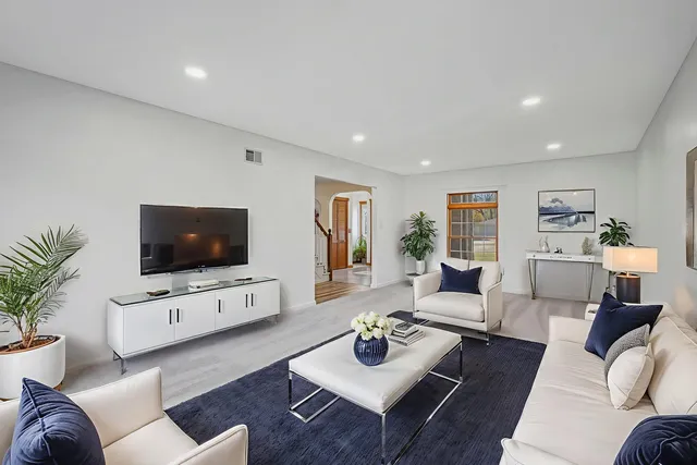 $699,900 | 1323 South Roselle Road, Schaumburg, IL 60193