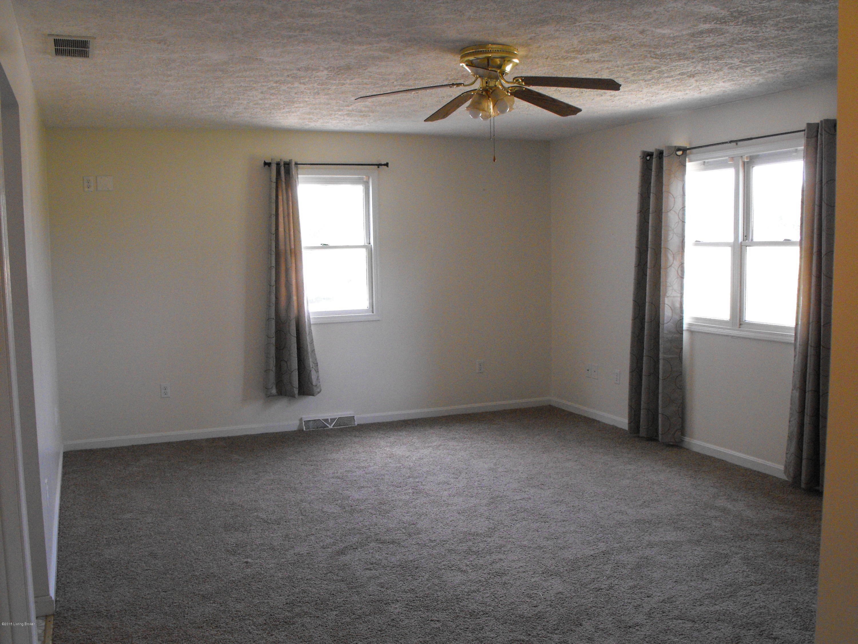 3363 Lagrange Road Smithfield, KY 40068 - Photo 3 of 19 Living Room view 1
