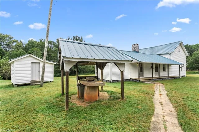 $299,900 | 2511 Cid Road, Lexington, NC 27292