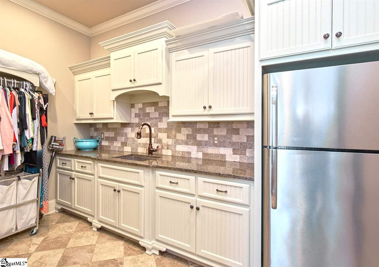 211 New Castle Drive Duncan, SC 29334 - Photo 19 of 36 and this is only half of it! Cabinets on back side as well.