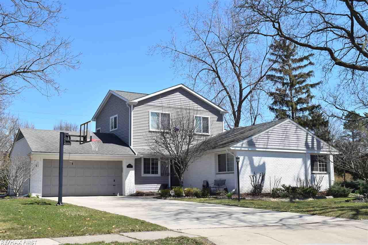 422 Barclay Road Grosse Pointe Farms, MI 48236 - Photo 1 of 41