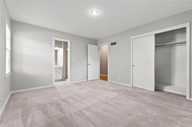 $349,950 | 10918 Tracy Avenue, Kansas City, MO 64131