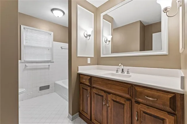 $349,950 | 10918 Tracy Avenue, Kansas City, MO 64131