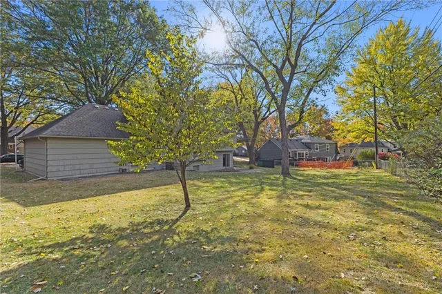 $349,950 | 10918 Tracy Avenue, Kansas City, MO 64131