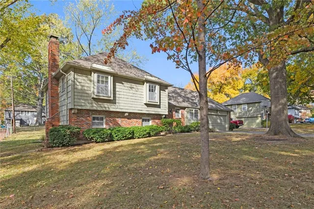 $349,950 | 10918 Tracy Avenue, Kansas City, MO 64131