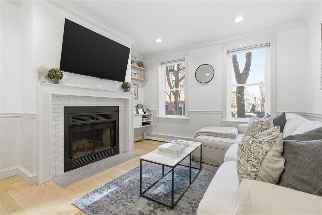 5 Auburn Street, Unit 1 Boston, MA 02129 - Photo 4 of 30