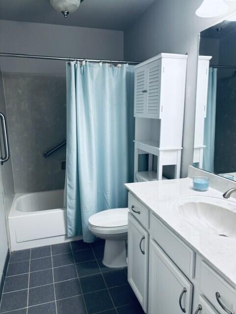 402 Juniper Street Destin, FL 32541 - Photo 13 of 20 a bathroom with a sink a toilet and shower