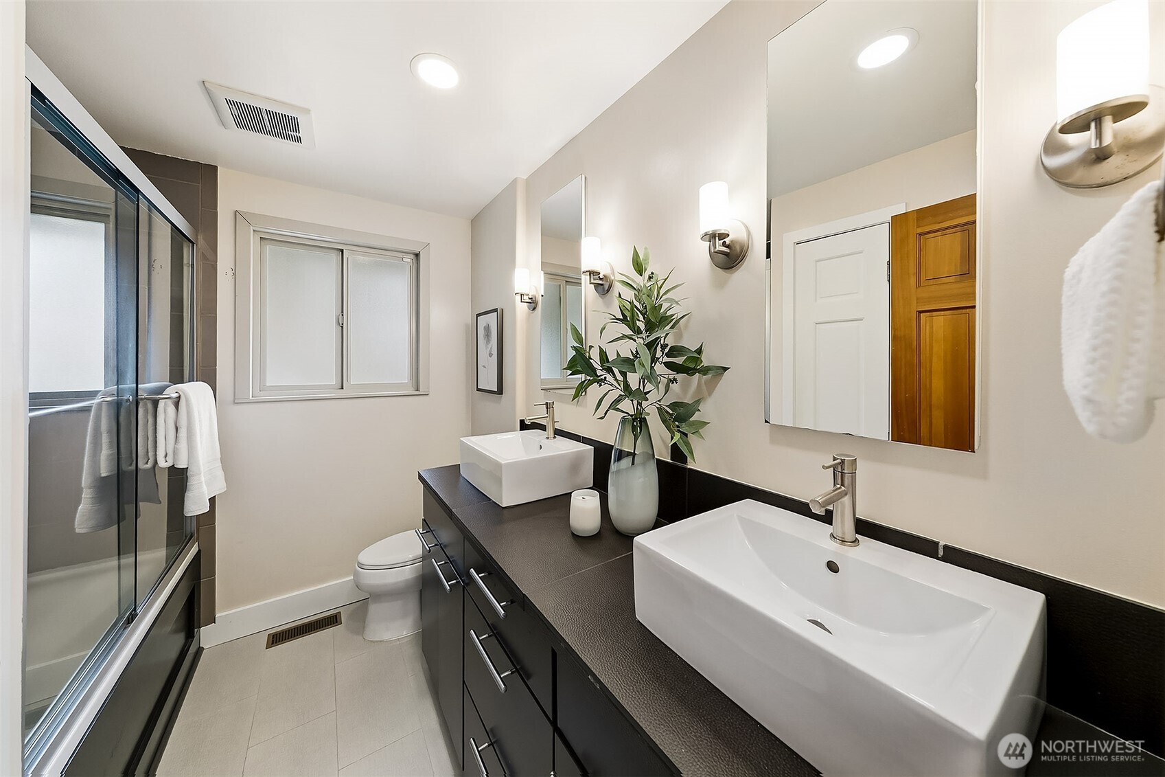 1612 Southwest 166th Street Burien, WA 98166 - Photo 9 of 35