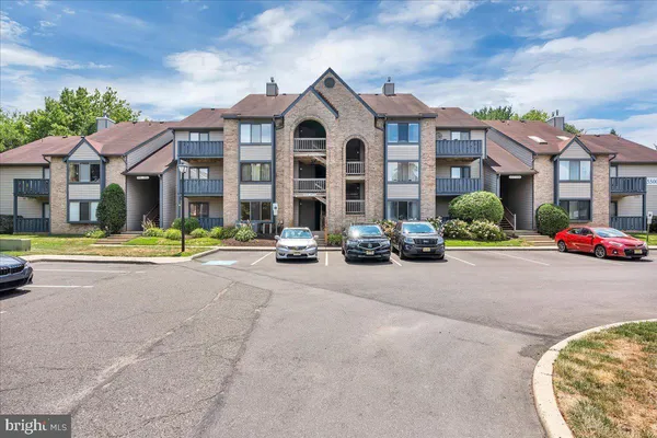$1,900 | 5512 B Aberdeen Drive, Mount Laurel, NJ 08054