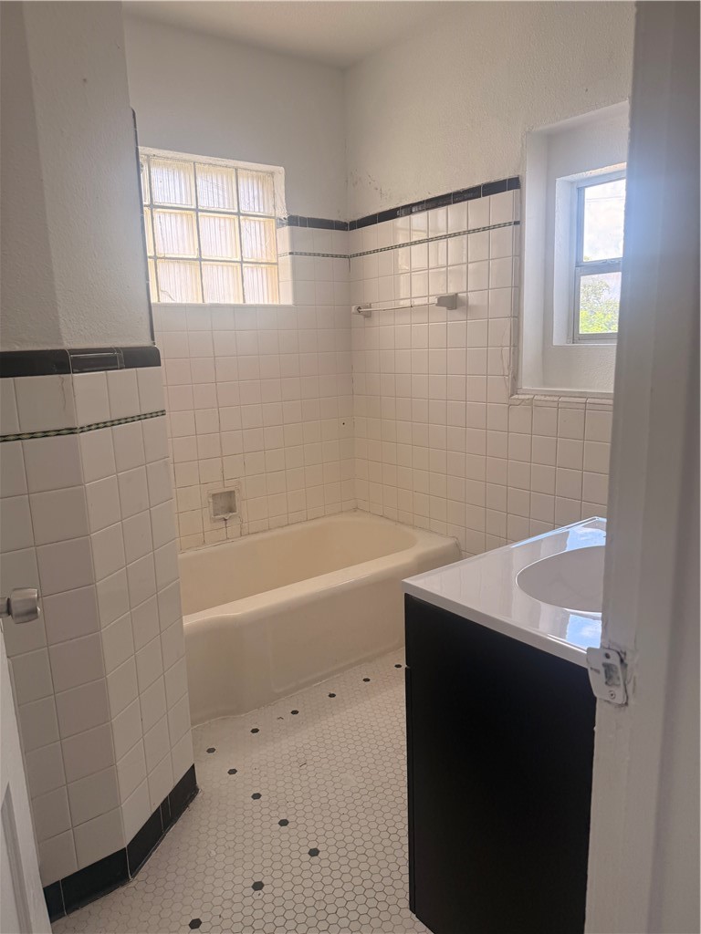 2107 16th Street, Unit 3 Corpus Christi, TX 78404 - Photo 4 of 6