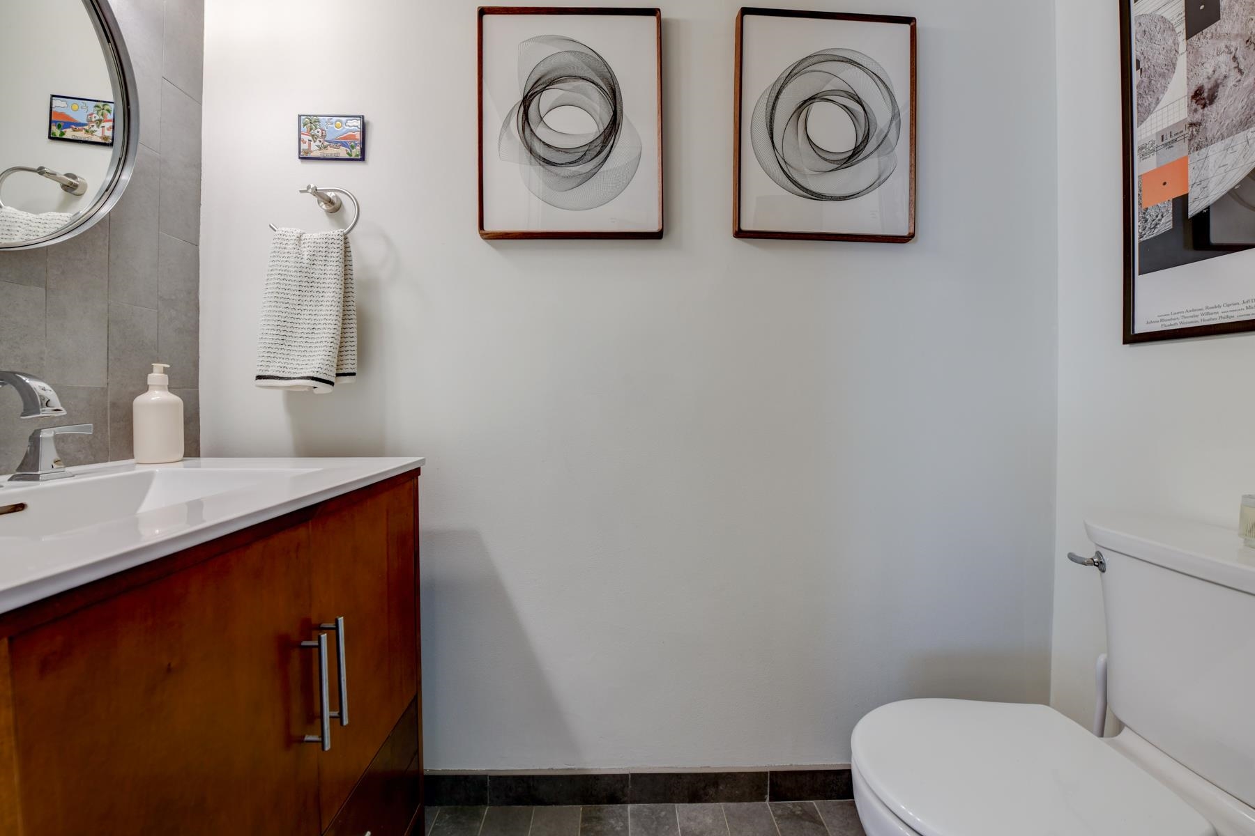 598 Sanderling Court, Unit 598 Secaucus, NJ 07094 - Photo 9 of 22 a bathroom with a toilet and a sink