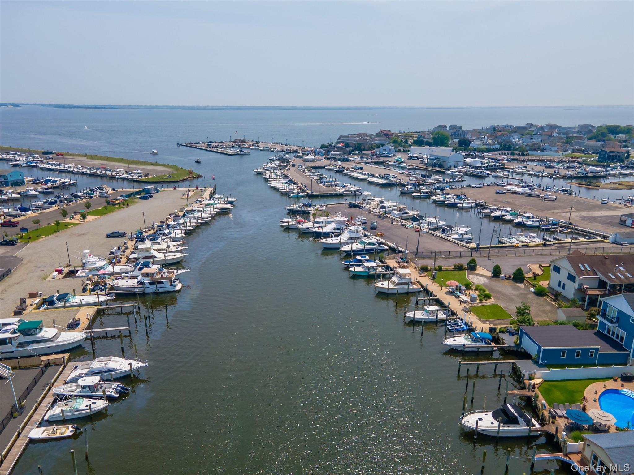 390 East Shore Road Lindenhurst, NY 11757 - Photo 6 of 27