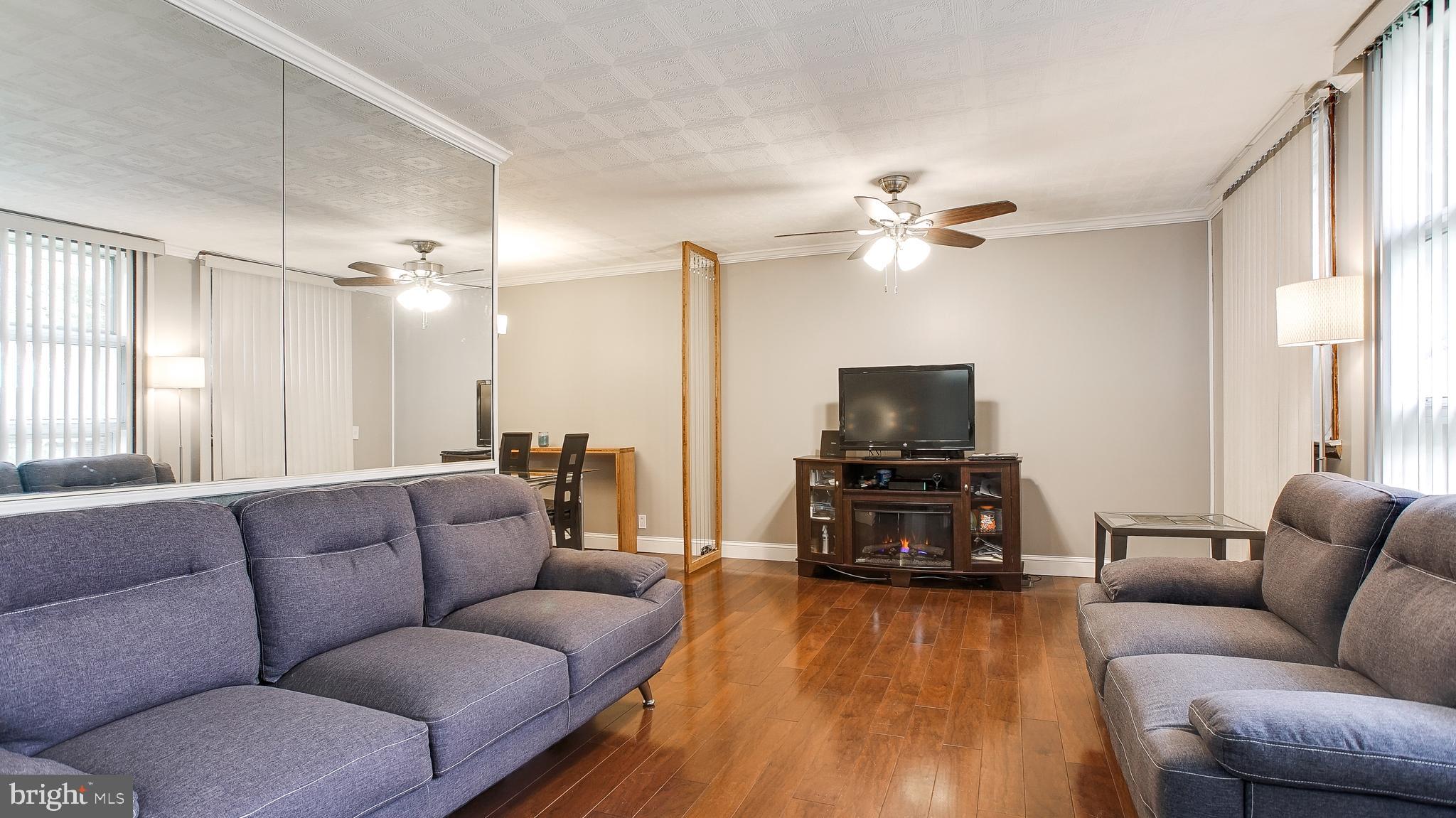739 Colebrook Road Philadelphia, PA 19115 - Photo 4 of 23 Gallery Image 4