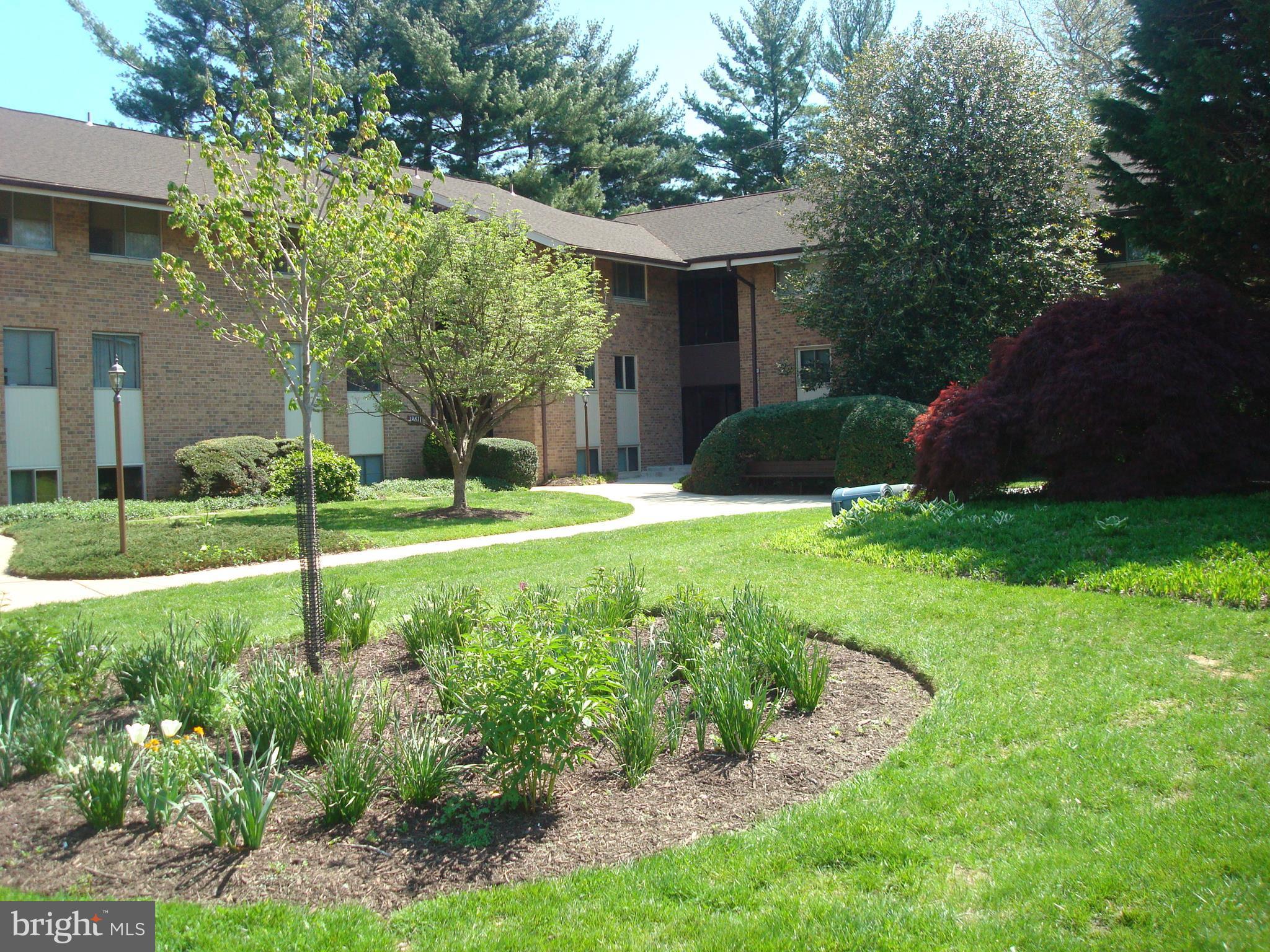 18609 Walkers Choice Road, Unit 5 Gaithersburg, MD 20886 - Photo 1 of 27 Exterior (Front)