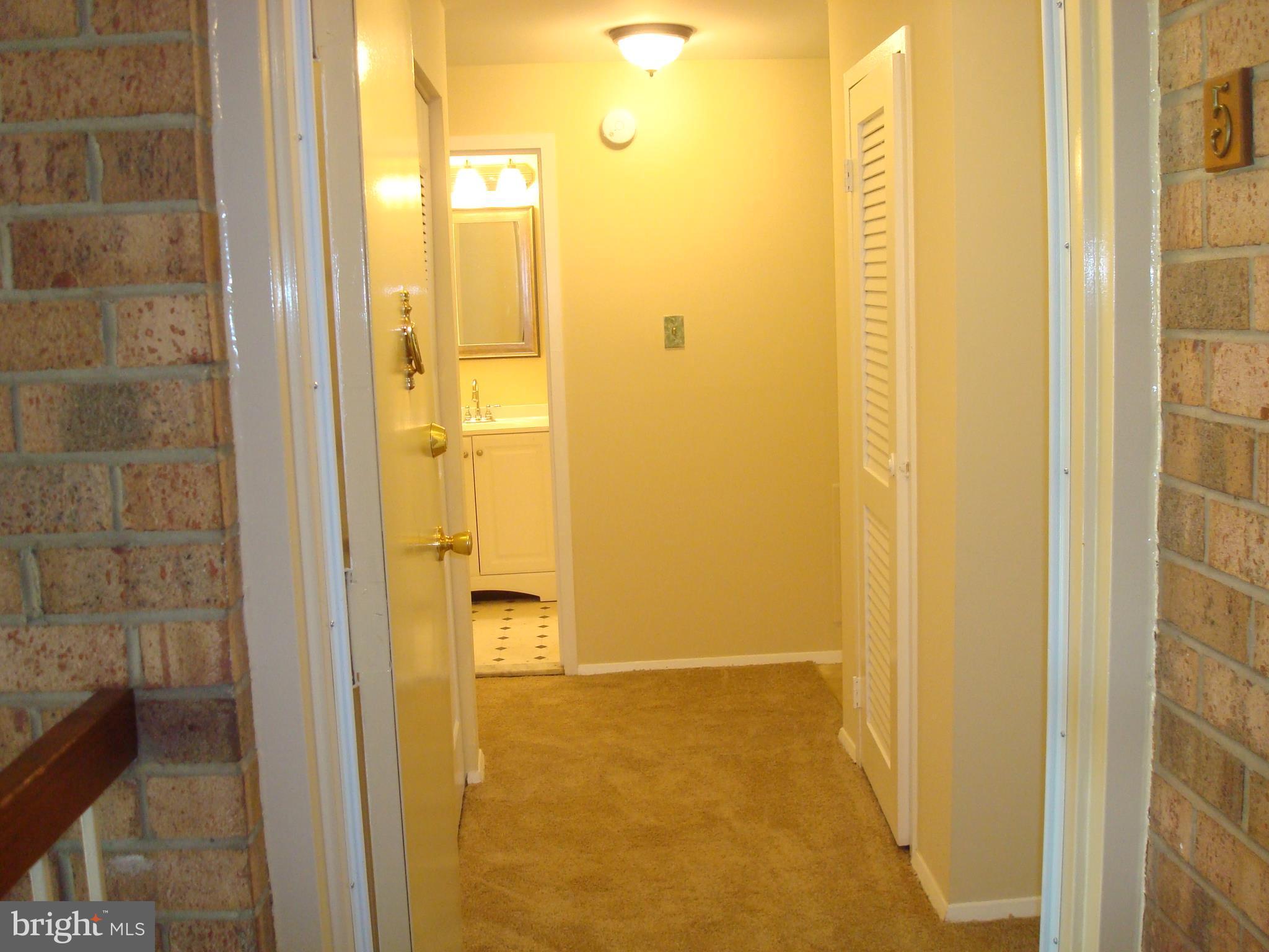 18609 Walkers Choice Road, Unit 5 Gaithersburg, MD 20886 - Photo 4 of 27 Interior (General)