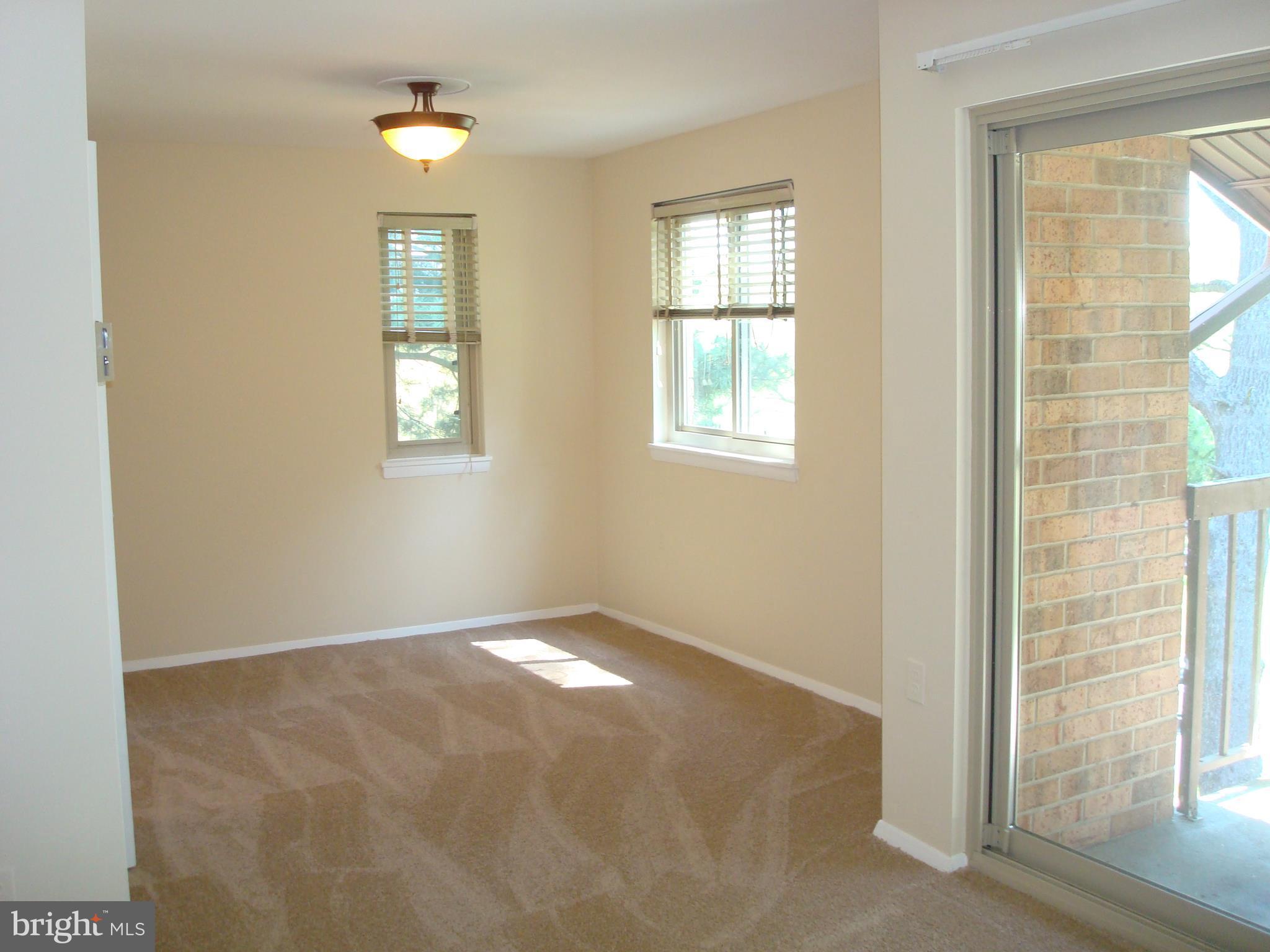 18609 Walkers Choice Road, Unit 5 Gaithersburg, MD 20886 - Photo 8 of 27 Dining Room