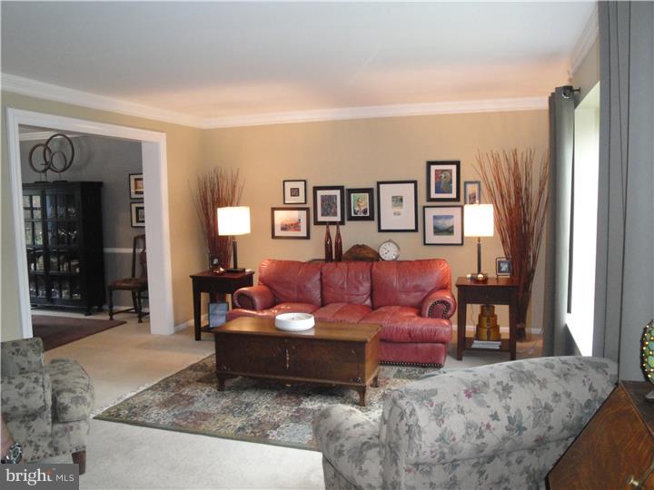 2 Wyndham Road Voorhees, NJ 08043 - Photo 4 of 25 Living Room