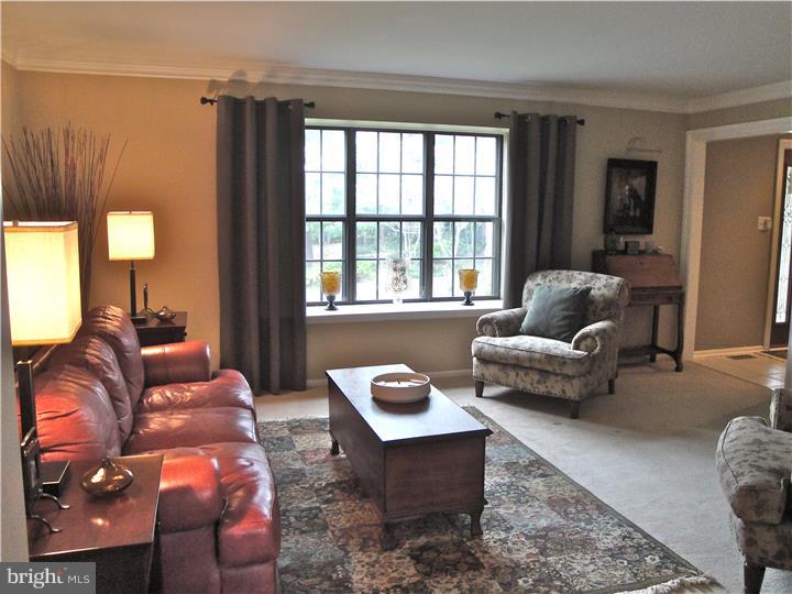 2 Wyndham Road Voorhees, NJ 08043 - Photo 5 of 25 Living Room