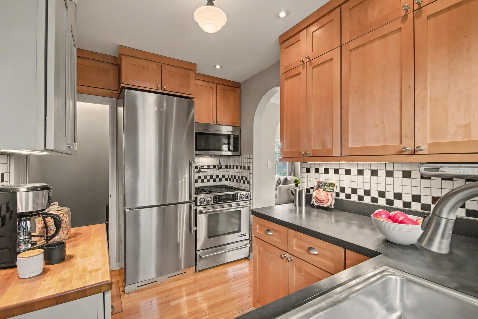 1623 Madison Street Evanston, IL 60202 - Photo 9 of 31