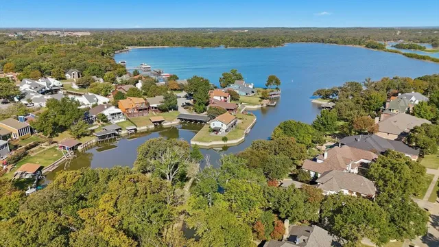 $469,900 | 1805 Spinnaker Lane, Azle, TX 76020