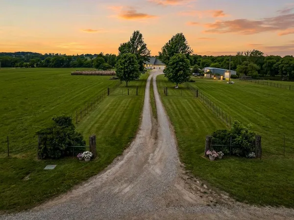 $600,000 | 862 Southwest 1651st Road, Holden, MO 64040