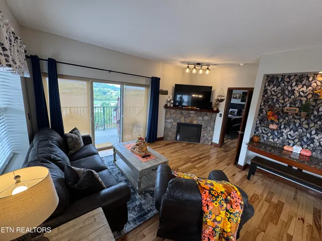 $449,900 | 410 Big Bear Way, Unit 2005, Pigeon Forge, TN 37863