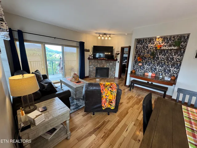 $449,900 | 410 Big Bear Way, Unit 2005, Pigeon Forge, TN 37863