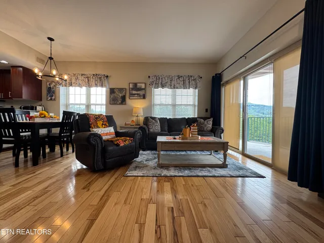 $449,900 | 410 Big Bear Way, Unit 2005, Pigeon Forge, TN 37863