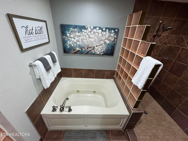 $449,900 | 410 Big Bear Way, Unit 2005, Pigeon Forge, TN 37863